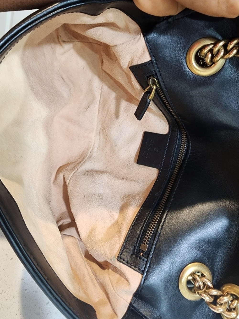 Gucci GG Marmont Medium Matelassé Shoulder Bag - Picture 7 of 14